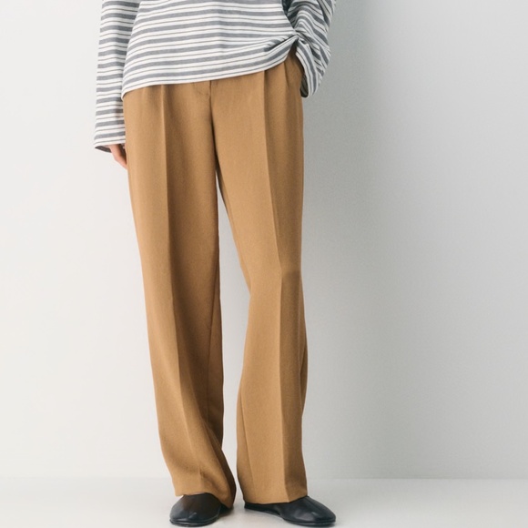 Aritzia The Effortless Pant - Picture 1 of 8